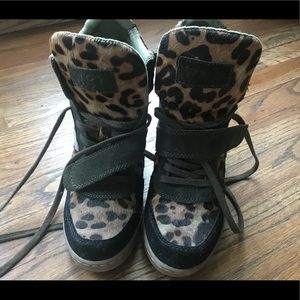 Leopard wedges